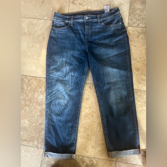 Chicos, So Slimming girlfriend slim leg crop Jean Chicos size 2 US size … - Picture 3 of 11